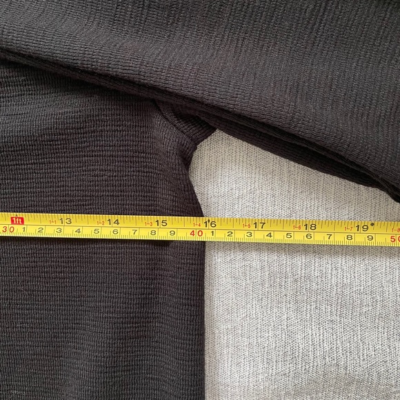 2 / $45 💥 Simple but special  black dress ✨✨ POCKETS - NWT - Picture 6 of 10